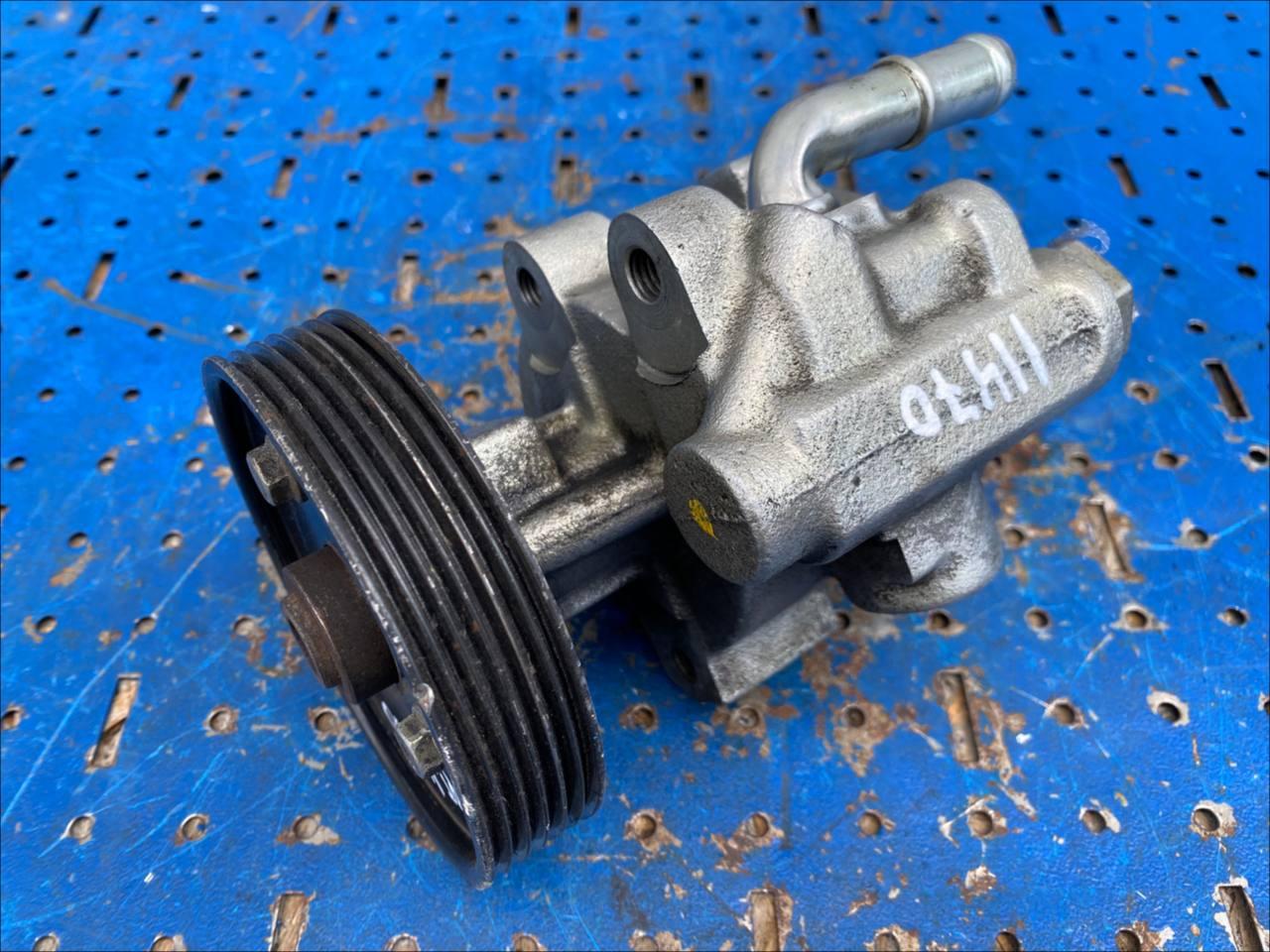 насос гидроусилителя руля Renault Scenic 1 поколение (1996 - 1999), 1.9 л., дизель, 26058572, 7700417308, 7700105711B, 7700415198 - фото №1