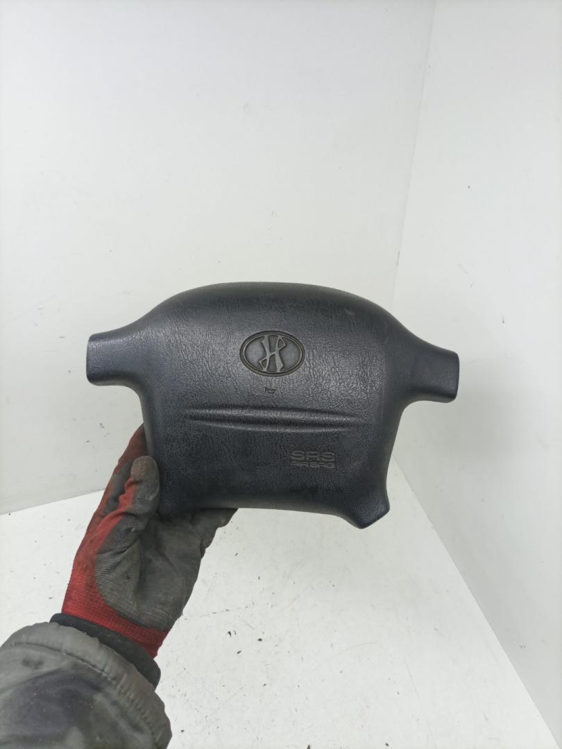 подушка безопасности водителя Hyundai Galloper 2 поколение 1998, 2.5 л., дизель, МКПП, внедорожник 5 дв. - фото №1