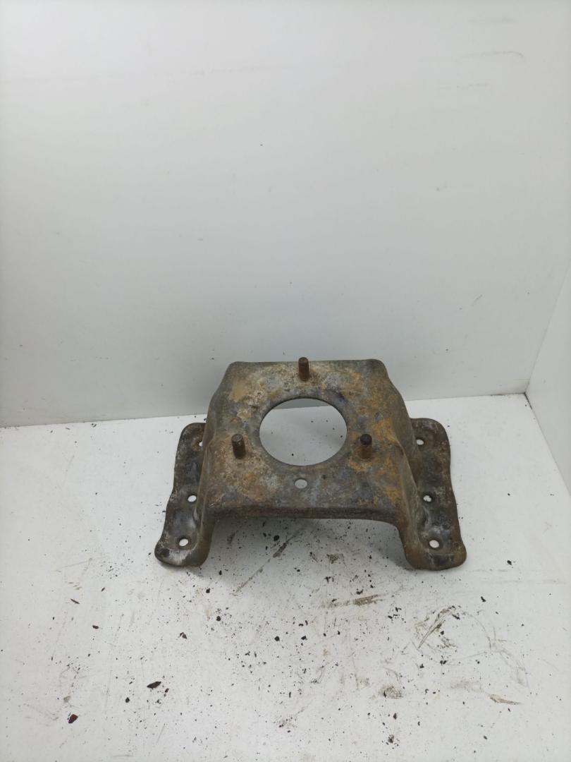 крепление запаски Hyundai Galloper 1 поколение 1997, 2.5 л., дизель, МКПП, внедорожник 5 дв. - фото №1