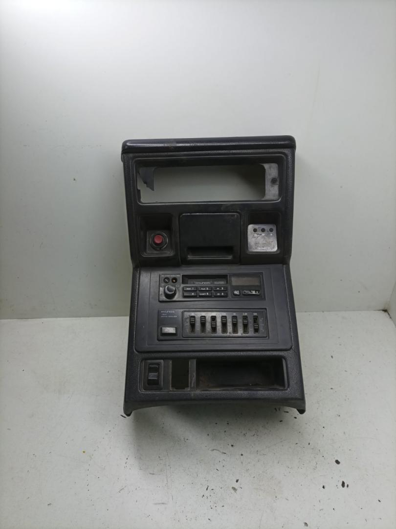 магнитола Hyundai Galloper 1 поколение 1997, 2.5 л., дизель, МКПП, внедорожник 5 дв. - фото №1