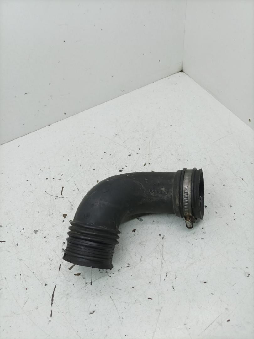 патрубок интеркулера Renault Megane 2 поколение 2004, 1.9 л., дизель, МКПП, хетчбэк 5 дв., 8200201514 - фото №1