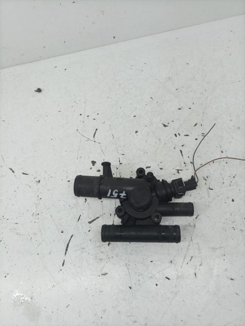 корпус термостата Renault Megane 2 поколение 2004, 1.9 л., дизель, МКПП, хетчбэк 5 дв. - фото №1