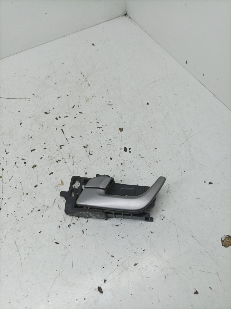 ручка внутренняя задняя левая Geely Emgrand EC7 1 поколение 2014, 1.8 л., JL4G18, бензин, МКПП, седан, 06802029 - фото №1