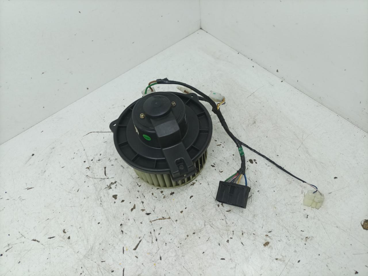моторчик печки Geely Emgrand EC7 1 поколение 2014, 1.8 л., JL4G18, бензин, МКПП, седан, 04030100 - фото №1