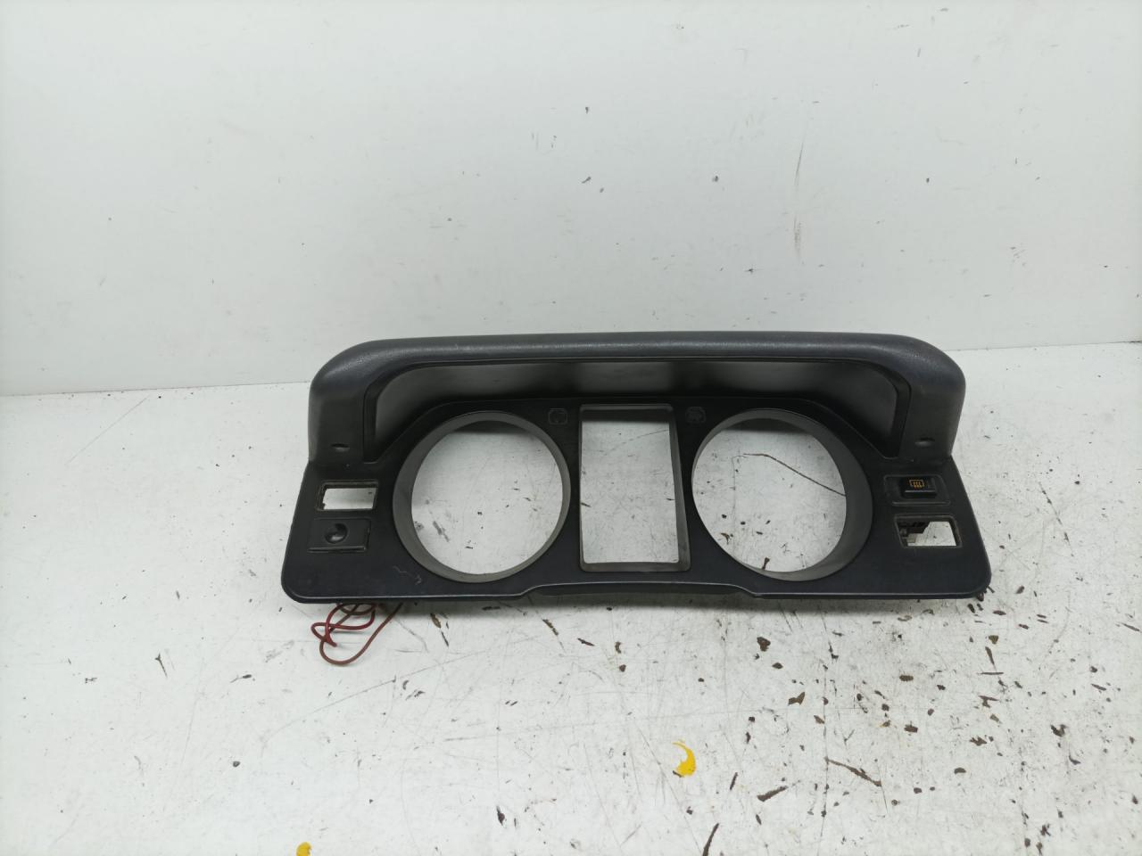 рамка панели приборов Mitsubishi Pajero 2 поколение 1997, 2.5 л., 4D56 (8V), дизель, МКПП, внедорожник 5 дв. - фото №1