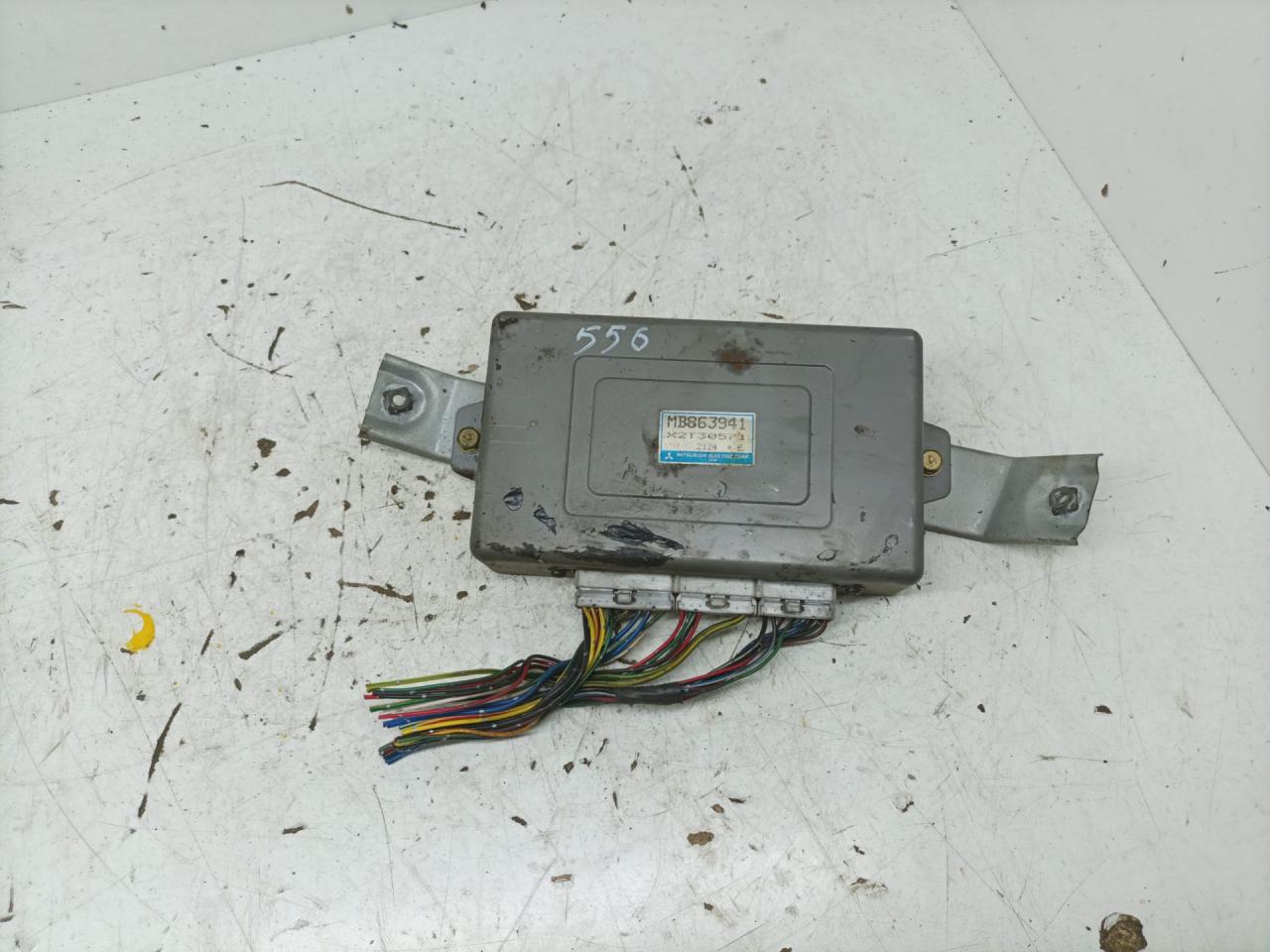 Блок управления ABS/ESP Mitsubishi Pajero 2 поколение 1997, 2.5 л., 4D56 (8V), дизель, МКПП, внедорожник 5 дв., MB863941, X2T30571 - фото №1