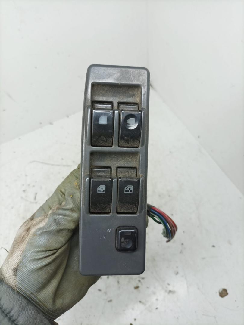 блок управления стеклоподъемниками Mitsubishi Pajero 2 поколение 1997, 2.5 л., 4D56 (8V), дизель, МКПП, внедорожник 5 дв., MR752958 - фото №1