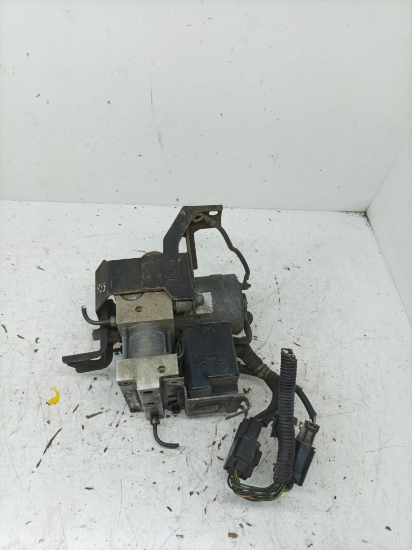 блок ABS Mitsubishi Pajero 2 поколение 1997, 2.5 л., 4D56 (8V), дизель, МКПП, внедорожник 5 дв., MP668266 - фото №1