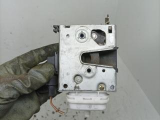 замок двери передней правой Audi A3 8L 1999, 1.6 л., AKL, бензин, МКПП, хетчбэк 3 дв., 8L1837016B