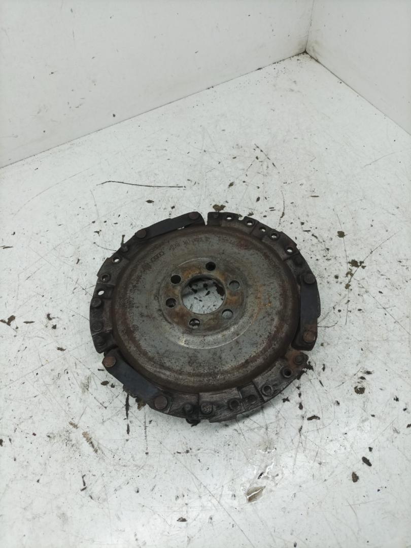 корзина сцепления Volkswagen Golf 4 поколение 1999, 1.4 л., AKQ, бензин, МКПП, хетчбэк 5 дв., 032141025F - фото №1