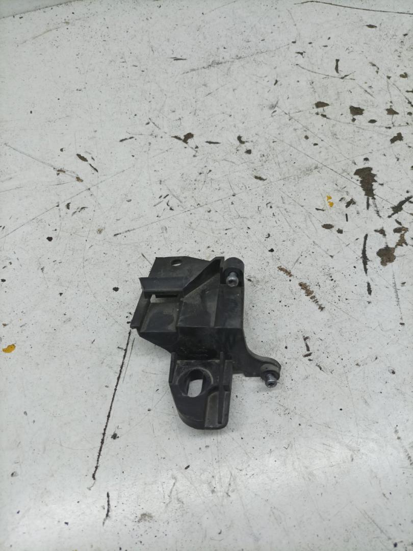 крепление фары правой Citroen C4 Grand Picasso 1 поколение 2008, 2.0 л., RHJ (DW10BTED4), дизель, робот, минивэн, 166278-00 - фото №1