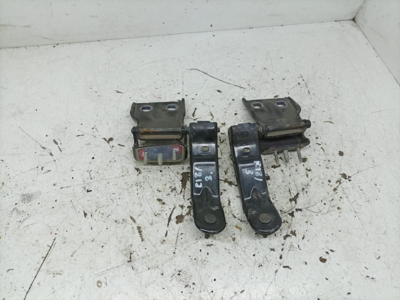 петля крышки багажника Citroen C4 Grand Picasso 1 поколение 2008, 2.0 л., RHJ (DW10BTED4), дизель, робот, минивэн - фото №1