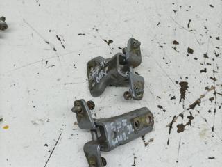 петля двери Mitsubishi Lancer 9 поколение 2004, 2.0 л., 4G94, бензин, МКПП, седан