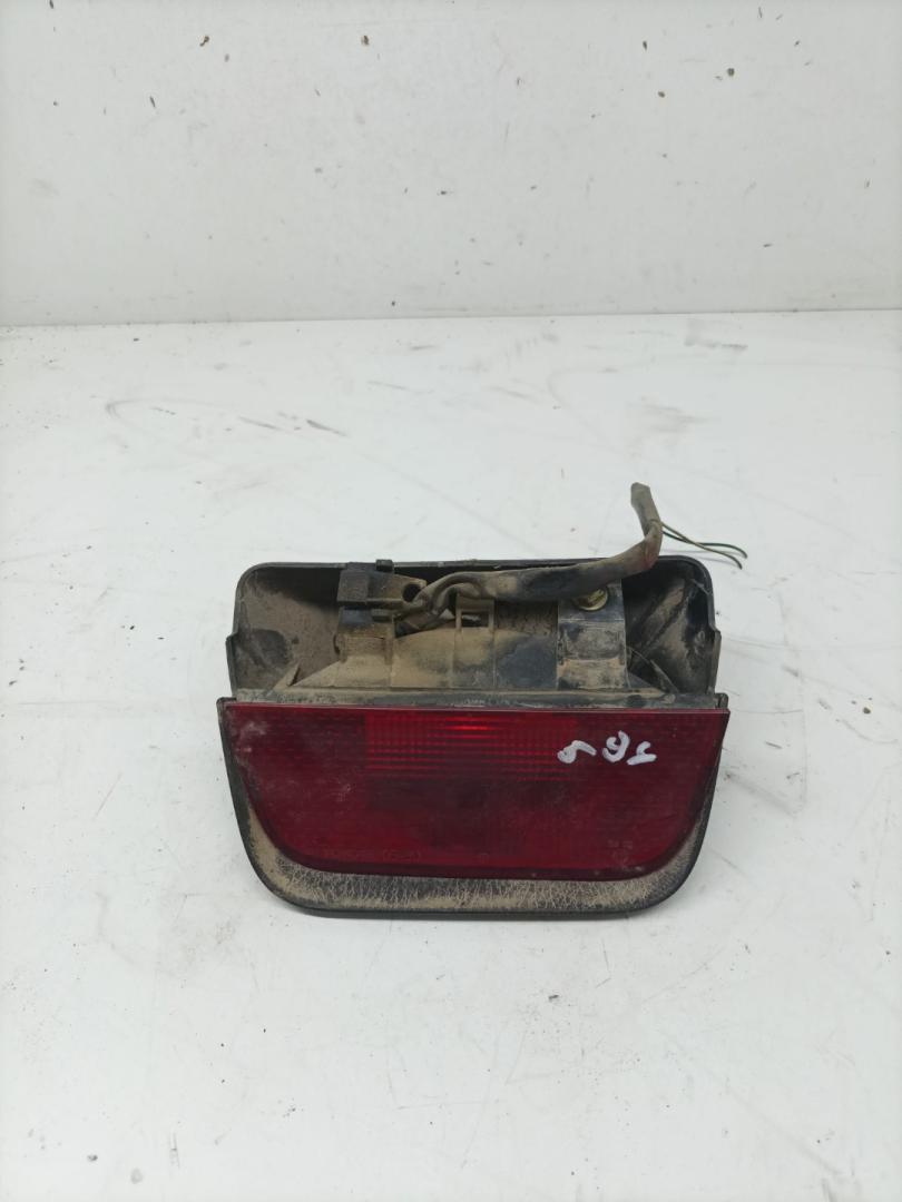дополнительный стоп-сигнал Toyota Avensis 1 поколение (T220) 1999, 2.0 л., TD, 2C-TE, дизель, МКПП, универсал - фото №1