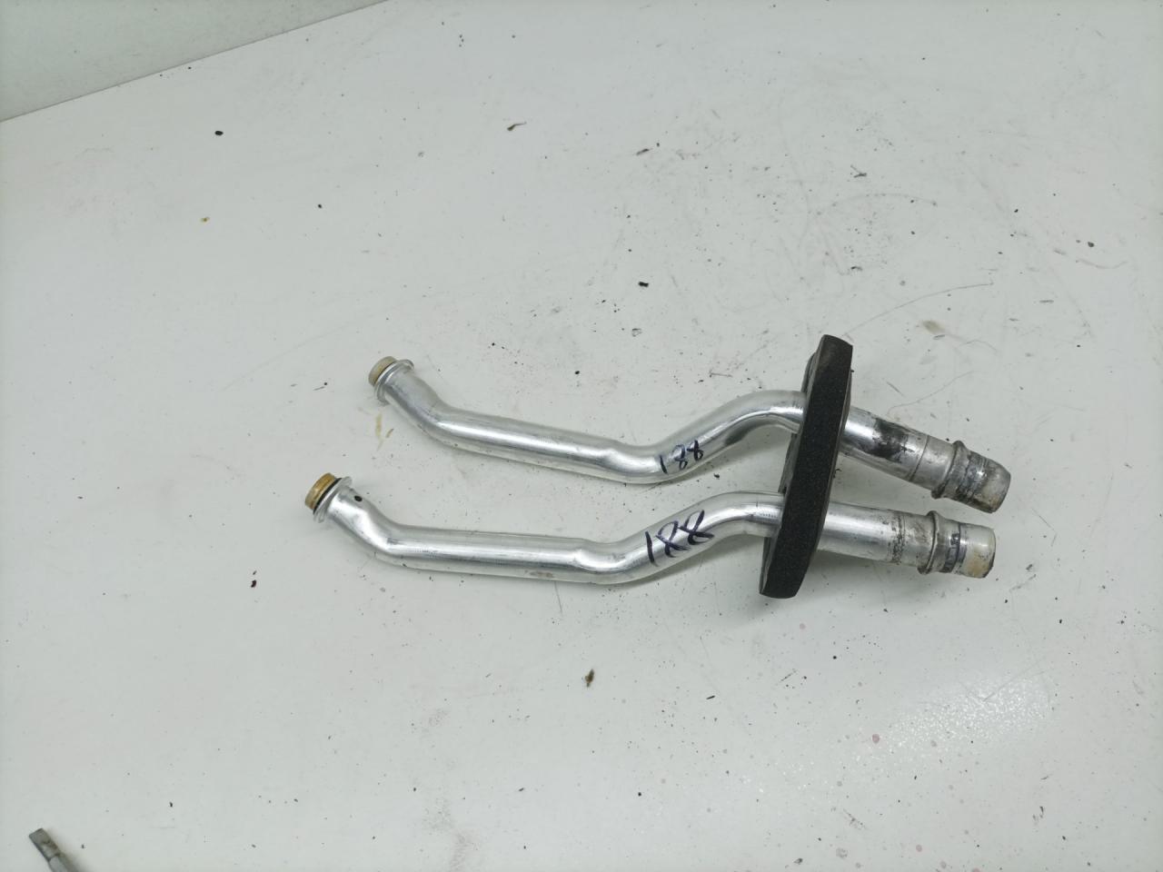 патрубок отопителя (печки) Citroen C4 Grand Picasso 1 поколение 2009, 1.6 л., дизель, МКПП, минивэн - фото №1