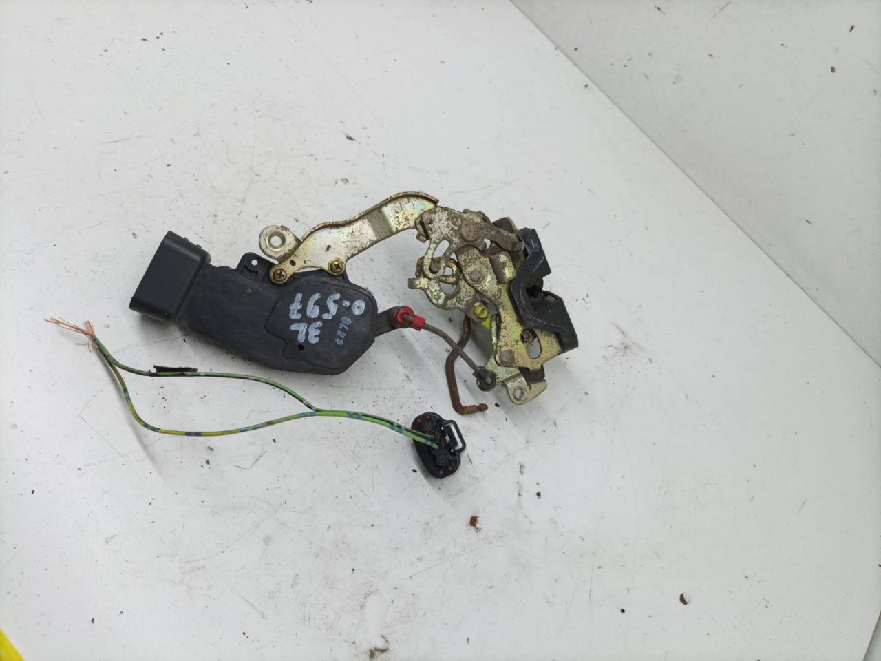 замок двери задней левой Daihatsu Gran Move 1 поколение 1999, 1.6 л., HD-E, бензин, МКПП, минивэн - фото №1