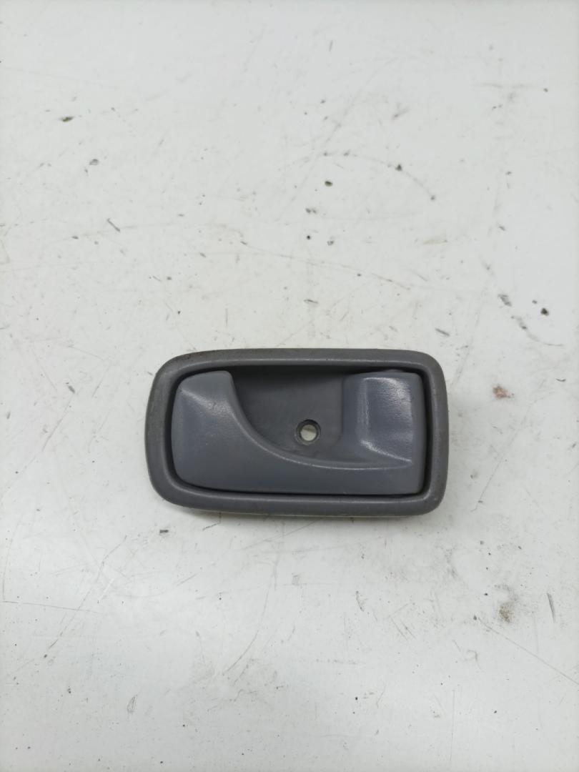 ручка внутренняя передняя правая Daihatsu Gran Move 1 поколение 1999, 1.6 л., HD-E, бензин, МКПП, минивэн - фото №1