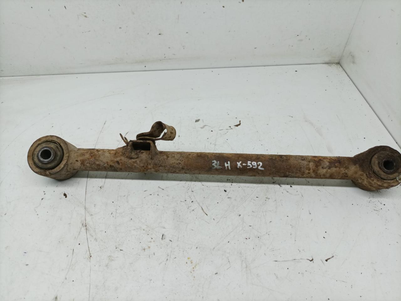 рычаг задний левый SsangYong Musso 1 поколение 1998, 2.9 л., MB-OM 662, дизель, МКПП, внедорожник 5 дв. - фото №1