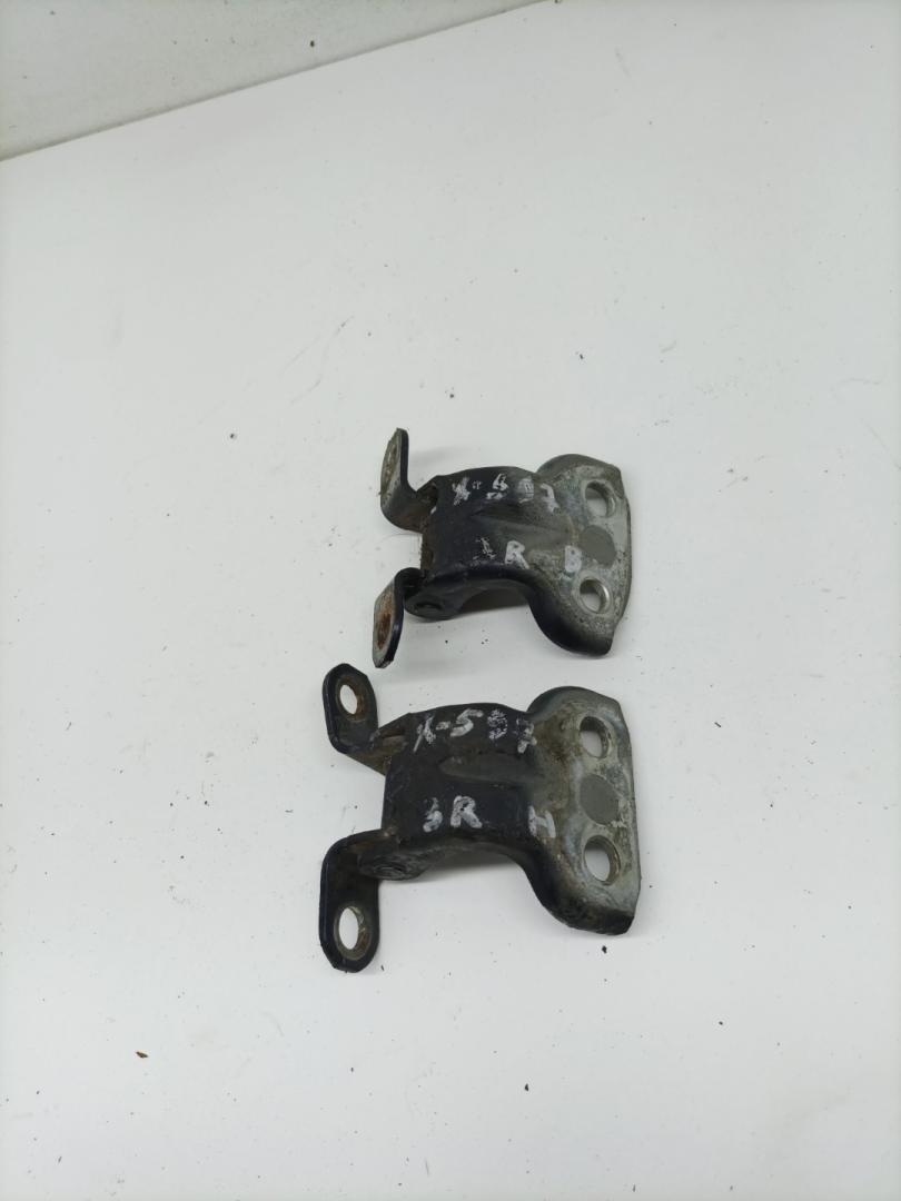 петля двери Daihatsu Gran Move 1 поколение 1999, 1.6 л., HD-E, бензин, МКПП, минивэн - фото №1