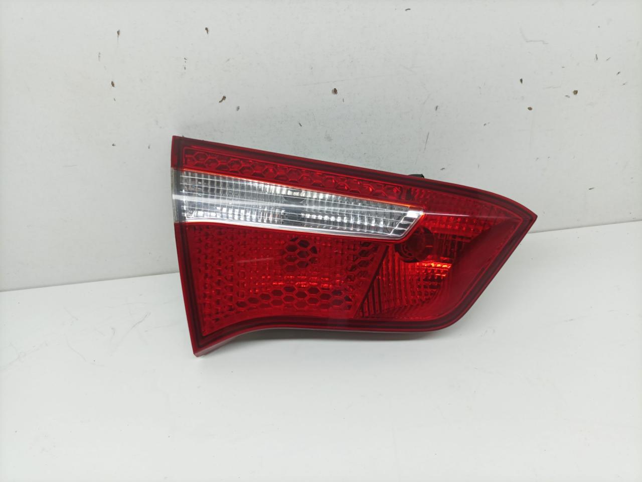 фонарь крышки багажника левый Kia Rio 3 поколение 2014, 1.6 л., G4FC, бензин, АКПП, седан - фото №1