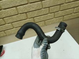 патрубок радиатора Audi A4 B5 1995, 1.8 л., ADR, бензин, МКПП, седан, 8D0121101D