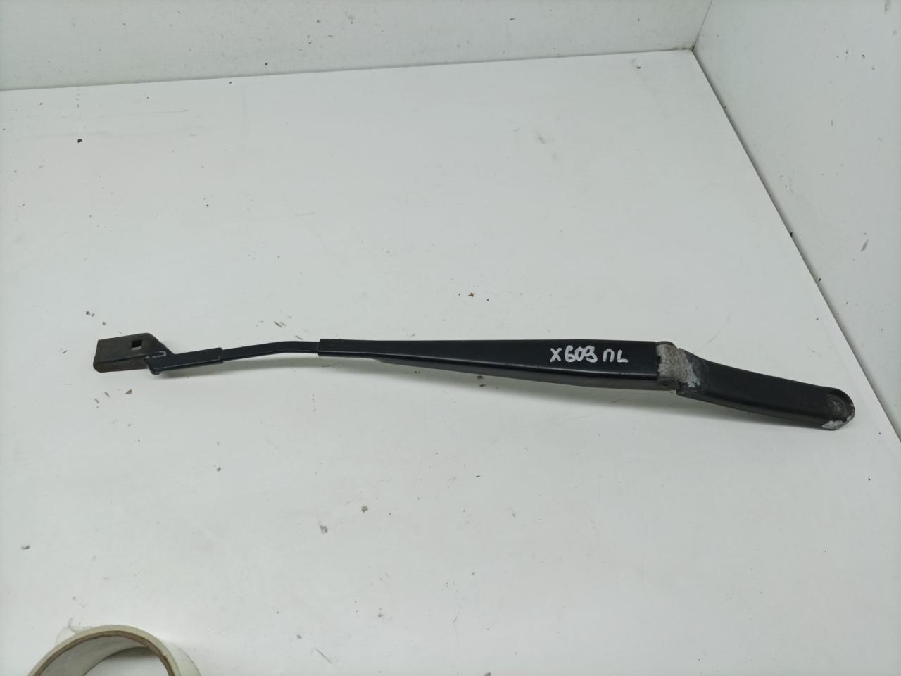 щеткодержатель (поводок стеклоочистителя, дворник) Volkswagen Passat B6 2007, 1.9 л., BLS, дизель, МКПП, универсал - фото №1