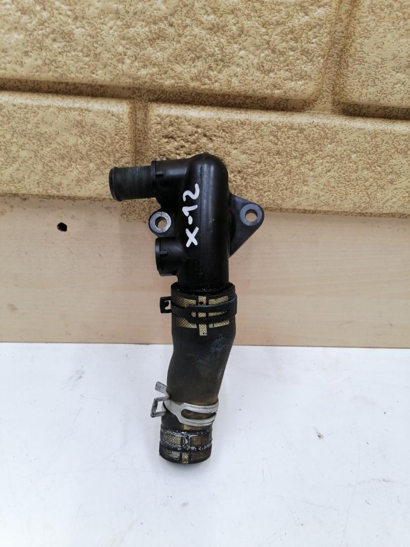 фланец (тройник) системы охлаждения Citroen C5 1 поколение 2002, 2.0 л., RHS (DW10ATED), дизель, МКПП, универсал - фото №1