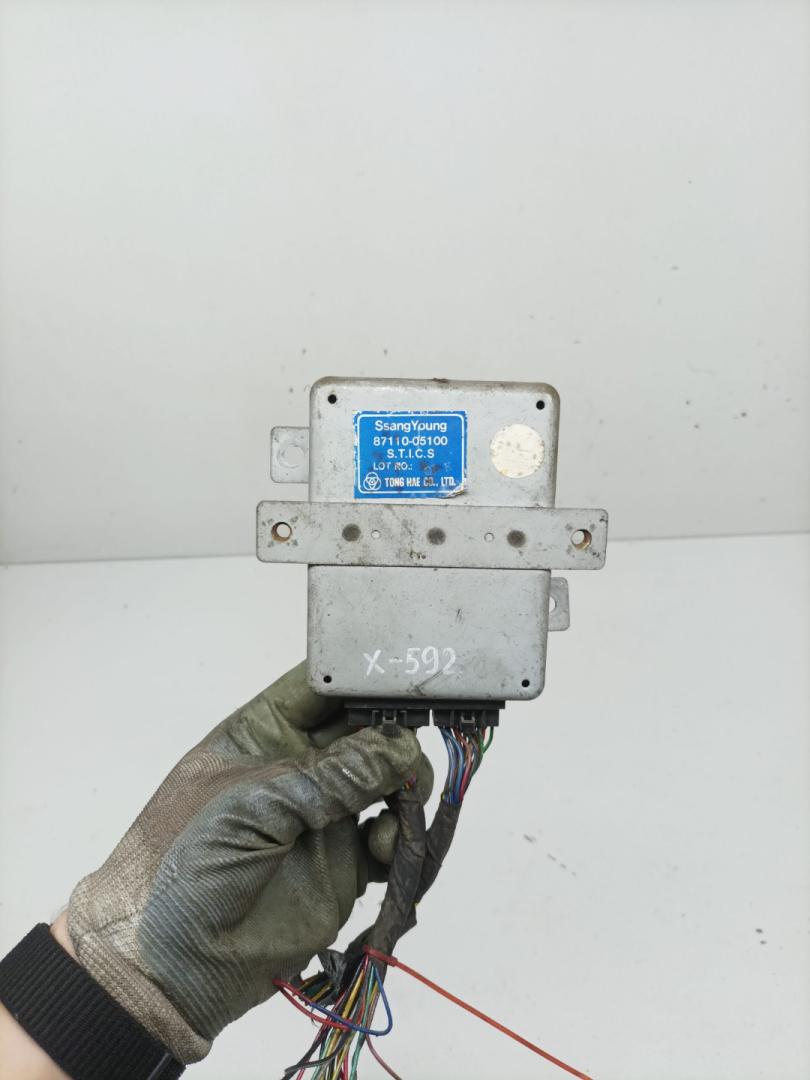 блок управления (другие) SsangYong Musso 1 поколение 1998, 2.9 л., MB-OM 662, дизель, МКПП, внедорожник 5 дв., 87110-05100 - фото №1