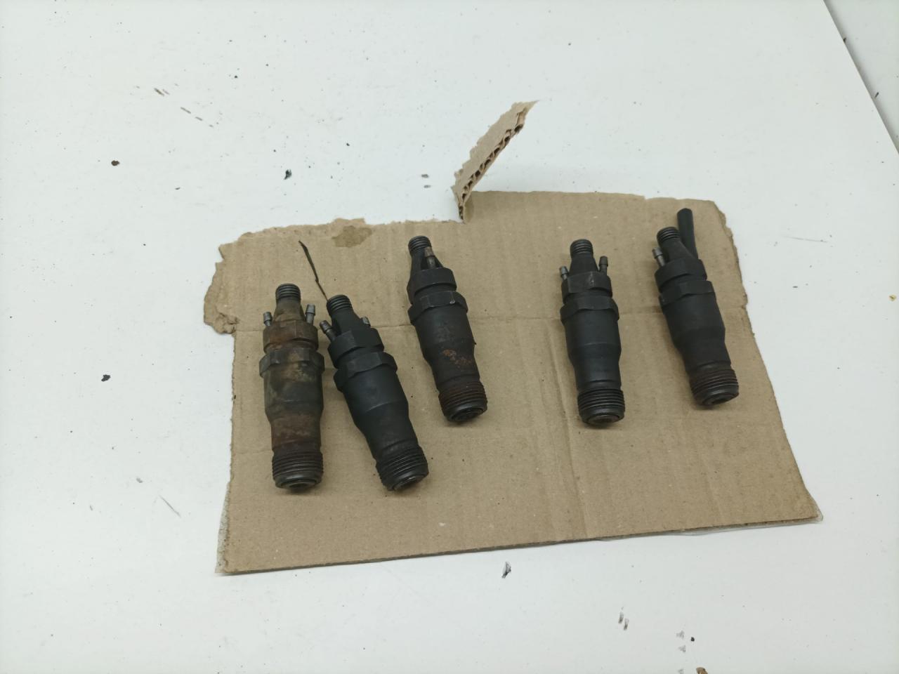 форсунка SsangYong Musso 1 поколение 1998, 2.9 л., MB-OM 662, дизель, МКПП, внедорожник 5 дв. - фото №1