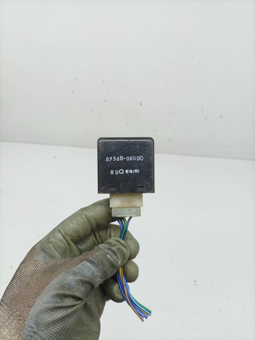 реле (прочие) SsangYong Musso 1 поколение 1998, 2.9 л., MB-OM 662, дизель, МКПП, внедорожник 5 дв., 87360-06000 - фото №1