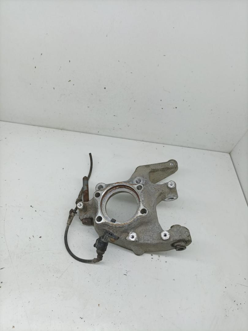 кулак задний правый Volkswagen Passat B6 2008, 2.0 л., CBAB, дизель, МКПП, универсал, полный привод, 3C0505436G - фото №1