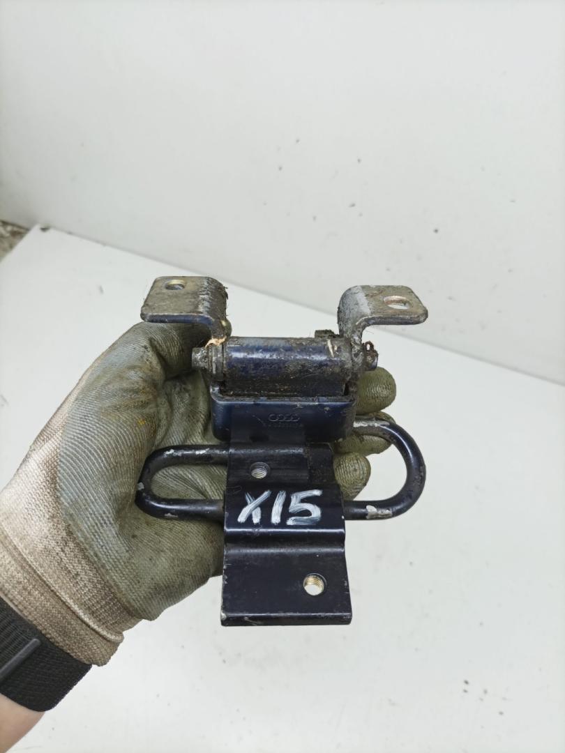 петля двери Audi A4 B5 1997, 1.9 л., AFN, дизель, АКПП, универсал, 4A0833412A - фото №1