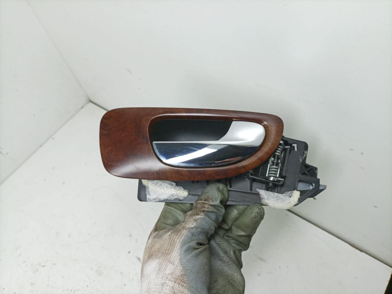 ручка внутренняя задняя правая Peugeot 307 1 поколение 2003, 1.4 л., 8HZ (DV4TD), дизель, МКПП, хетчбэк 5 дв. - фото №1