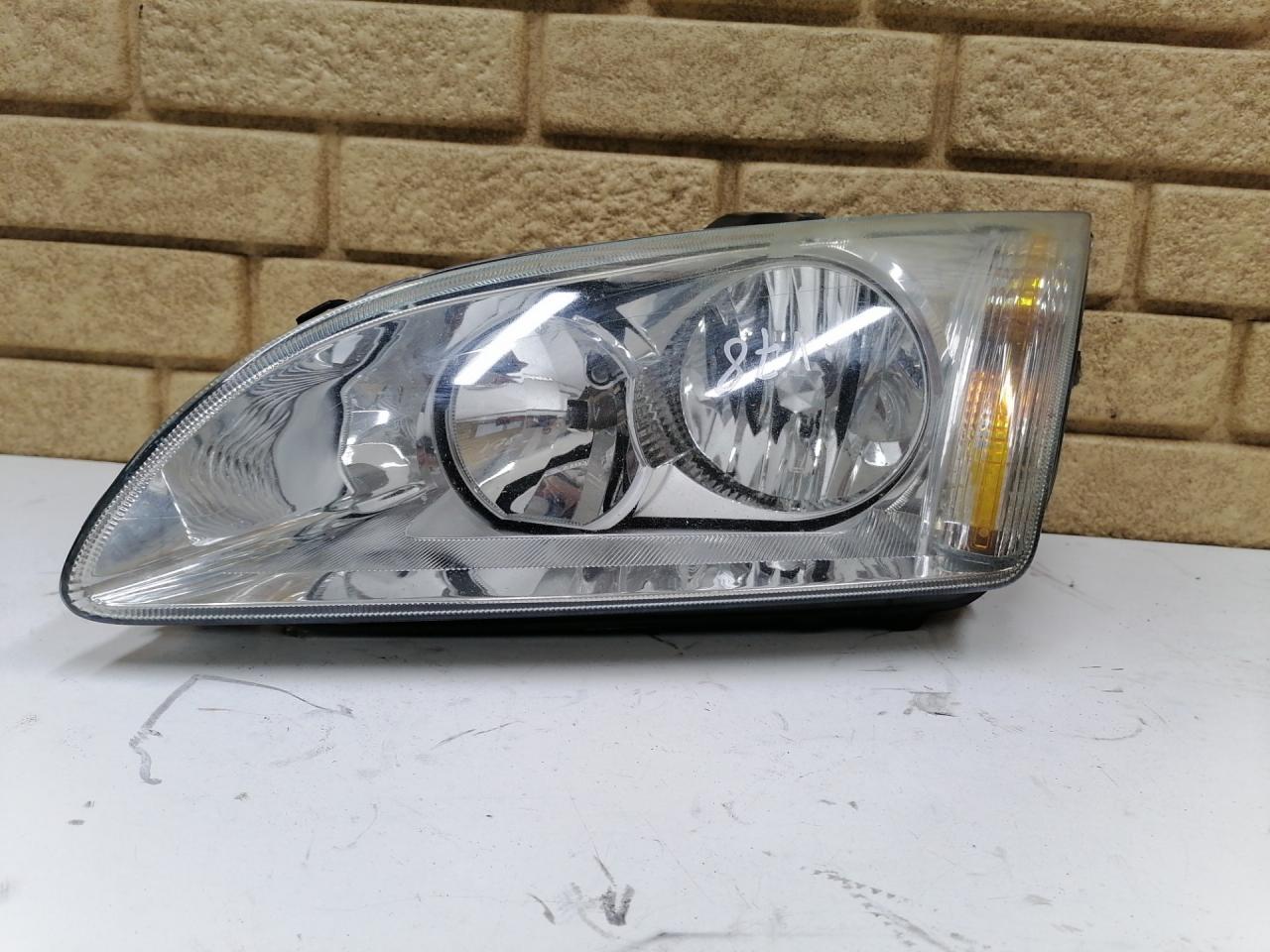 фара левая Ford Focus 2 поколение 2006, 1.6 л., G8DB, дизель, МКПП, универсал, 4M5113K060BA - фото №1