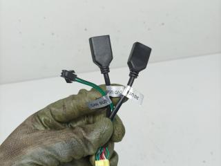 разъем AUX / USB Lada XRAY 1 поколение 2020, 1.8 л., бензин, МКПП, хетчбэк 5 дв.