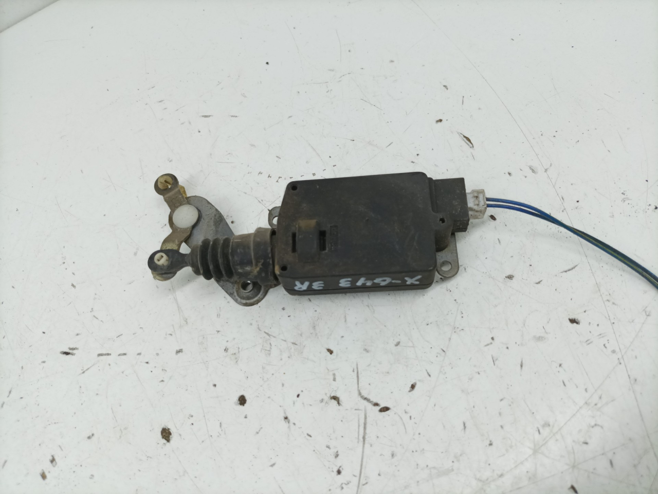 активатор (привод) замка двери Hyundai Galloper 2 поколение 1999, 2.5 л., D4BH, дизель, МКПП, внедорожник 5 дв. - фото №1