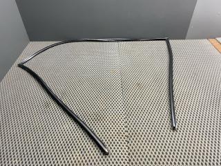 уплотнитель подкапотного пространства Chevrolet Cruze 1 поколение J305 2012, 1.8 л., Z 18 XER, бензин, МКПП, белый, хетчбэк 5 дв., передний привод