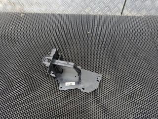 кронштейн (крепление) Volkswagen Touareg 2 поколение 2014, 7P0907333