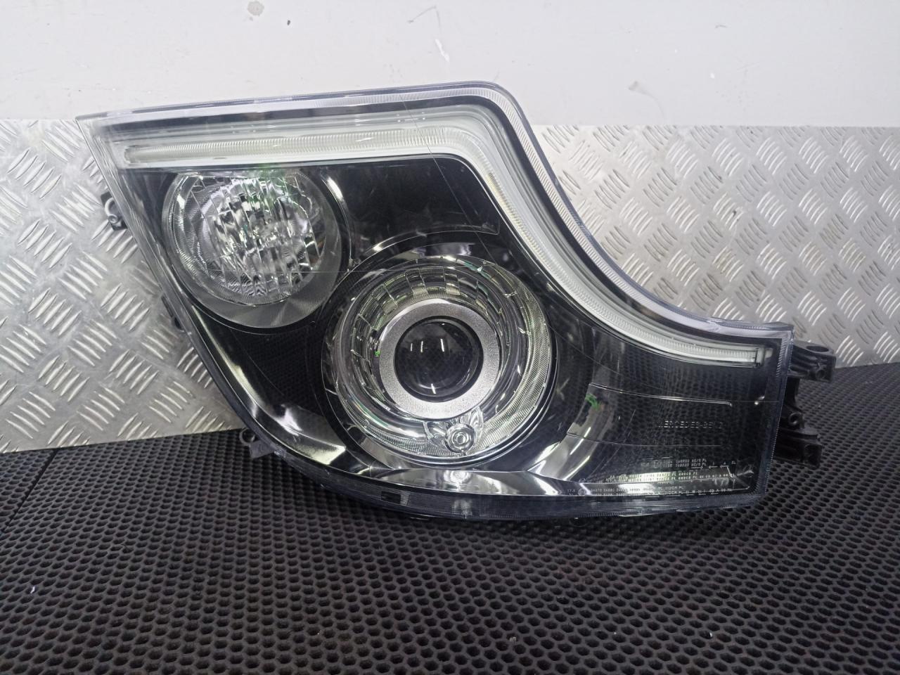 фара правая Mercedes-Benz Actros 4 поколение (MP4) 2021, A9618207139 - фото №1