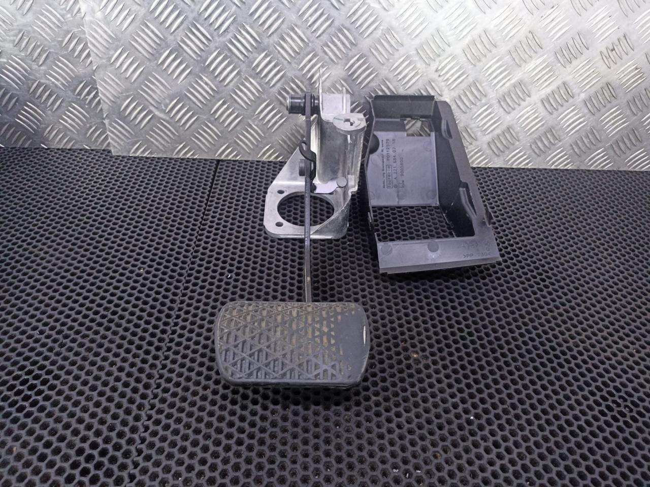 педаль тормоза Mercedes-Benz S-Класс W221 2007, A2216840718, A2202900719 - фото №1