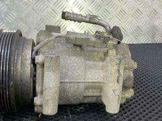 компрессор кондиционера Renault Clio 3 поколение 2007, 8200953359