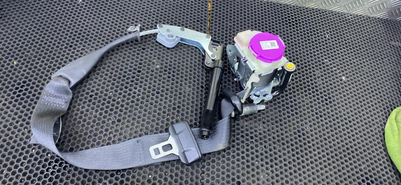 ремень безопасности Ford Mustang 6 поколение S550, GR3B63612D64 - фото №1