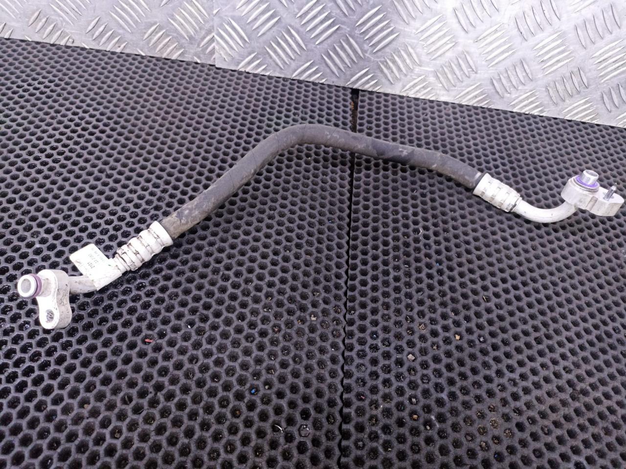 трубка кондиционера Mercedes-Benz GLE W166 2017, A1668302101 - фото №1