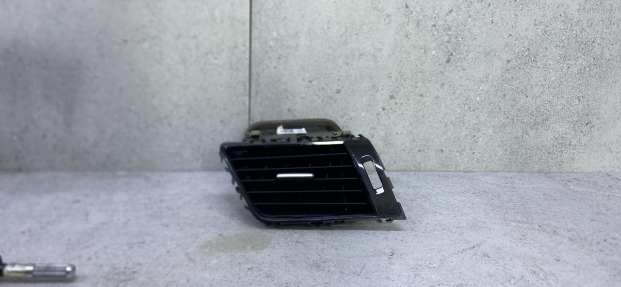 дефлектор обдува салона Mercedes-Benz GLE W166 2018, A1668302154 - фото №1