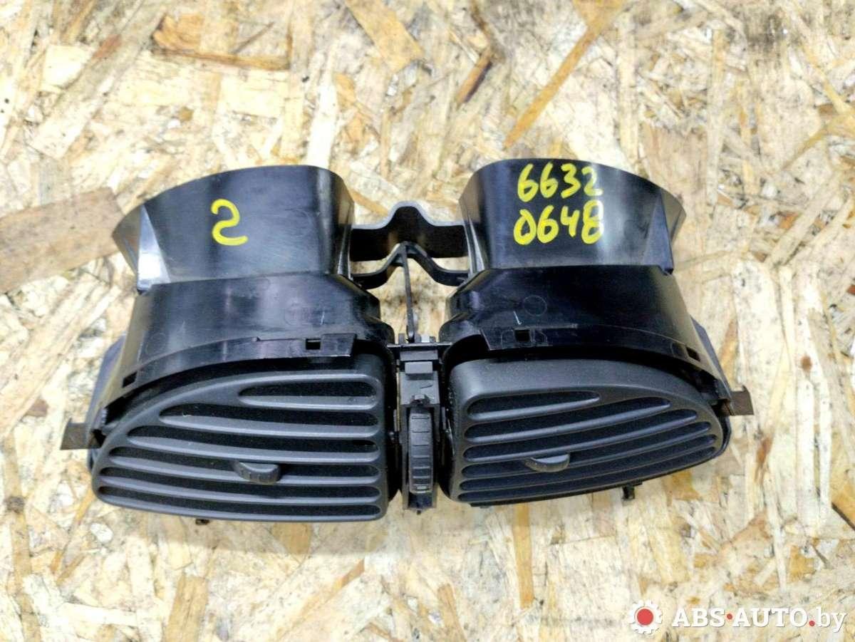 дефлектор обдува салона Citroen C5 1 поколение 2004, 1.6 л., дизель, МКПП, хетчбэк 5 дв., 963261727A, 99024320 - фото №1