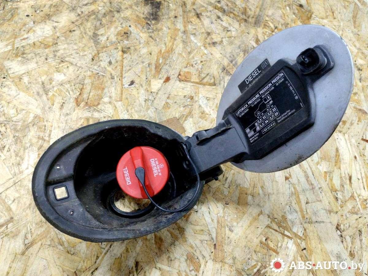 лючок топливного бака Mercedes-Benz M-Класс W164 2008, 3.0 л., OM642 DE30LA, дизель, АКПП, хетчбэк 5 дв., A1645841617, A1646300767 - фото №1