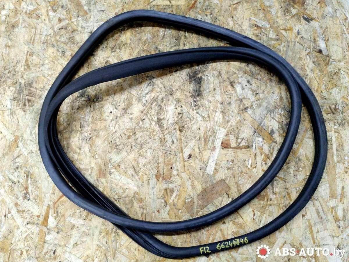 уплотнитель двери Mercedes-Benz M-Класс W164 2008, 3.0 л., OM642 DE30LA, дизель, АКПП, хетчбэк 5 дв., A1646900176, 1646900176 - фото №1