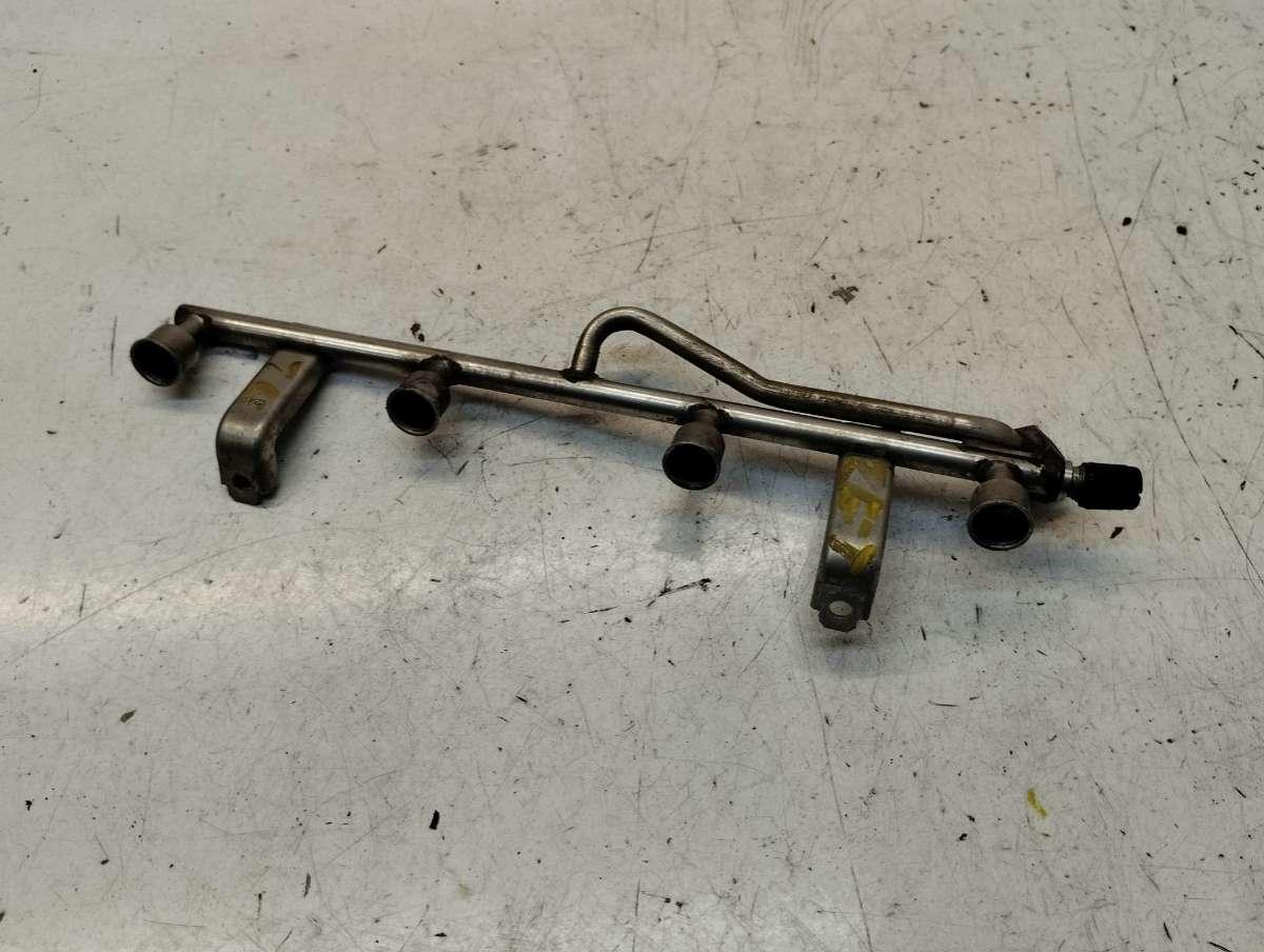 топливная рампа Opel Astra H 2004, 1.6 л., Z 16 XEP, бензин - фото №1