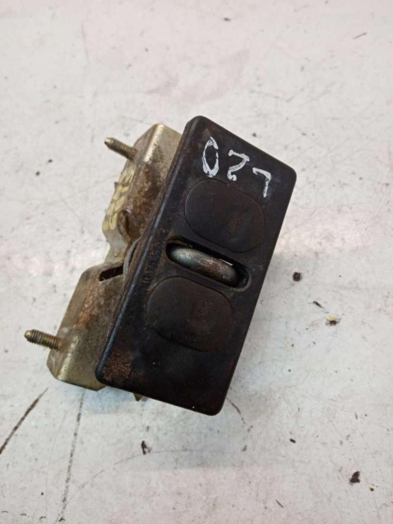 замок багажника Peugeot 406 1 поколение 1998, 1.8 л., LFY, бензин, МКПП, седан, 9622460980 - фото №1