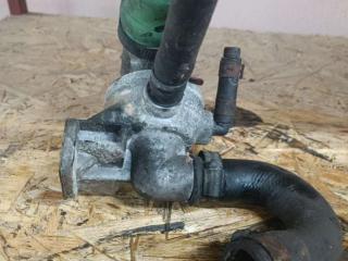 корпус термостата Chrysler Grand Voyager 4 поколение 2004, 2.5 л., дизель, МКПП, минивэн